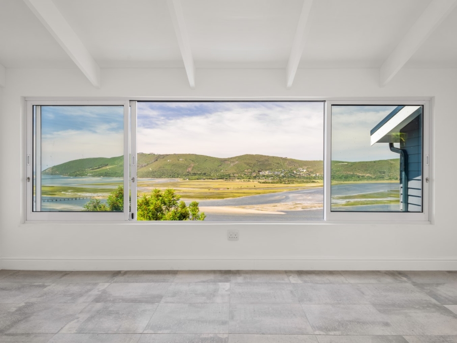 5 Bedroom Property for Sale in Paradise Western Cape